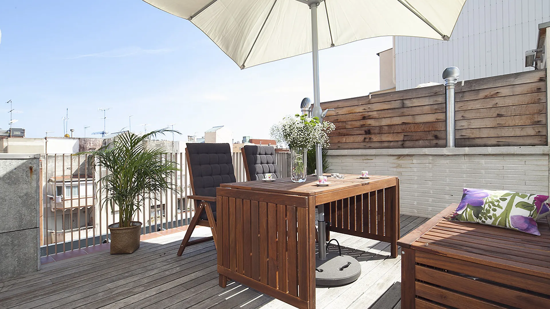 My Space Barcelona Pool With Terrace Daire
